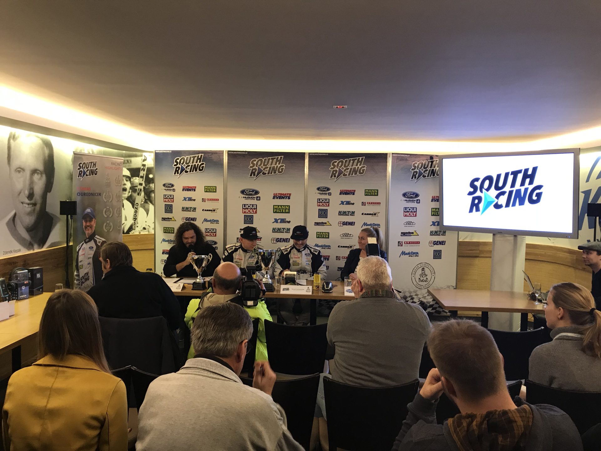 Kometa jede na Dakar Kometa jede na Dakar