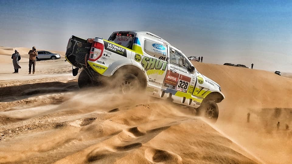 Desátá etapa Rallye Dakar: Zatracený tisícihran a ruční práce s Leathermanem v poušti pokazily výsledek