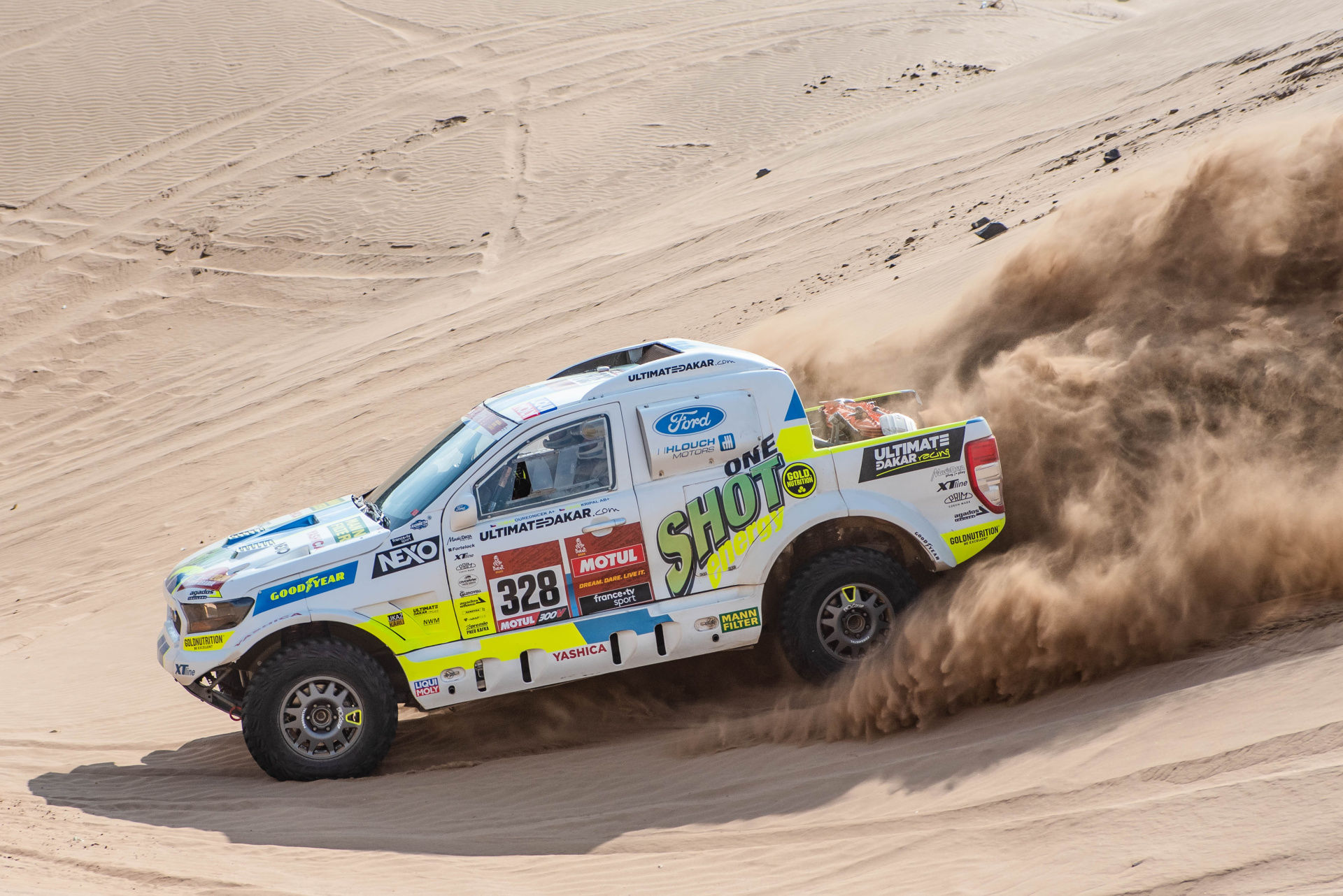 Pátá etapa Rallye Dakar: Ruská ruleta s benzínem přinesla postup do nejlepší pětadvacítky aut Pátá etapa Rallye Dakar: Ruská ruleta s benzínem přinesla postup do nejlepší pětadvacítky aut