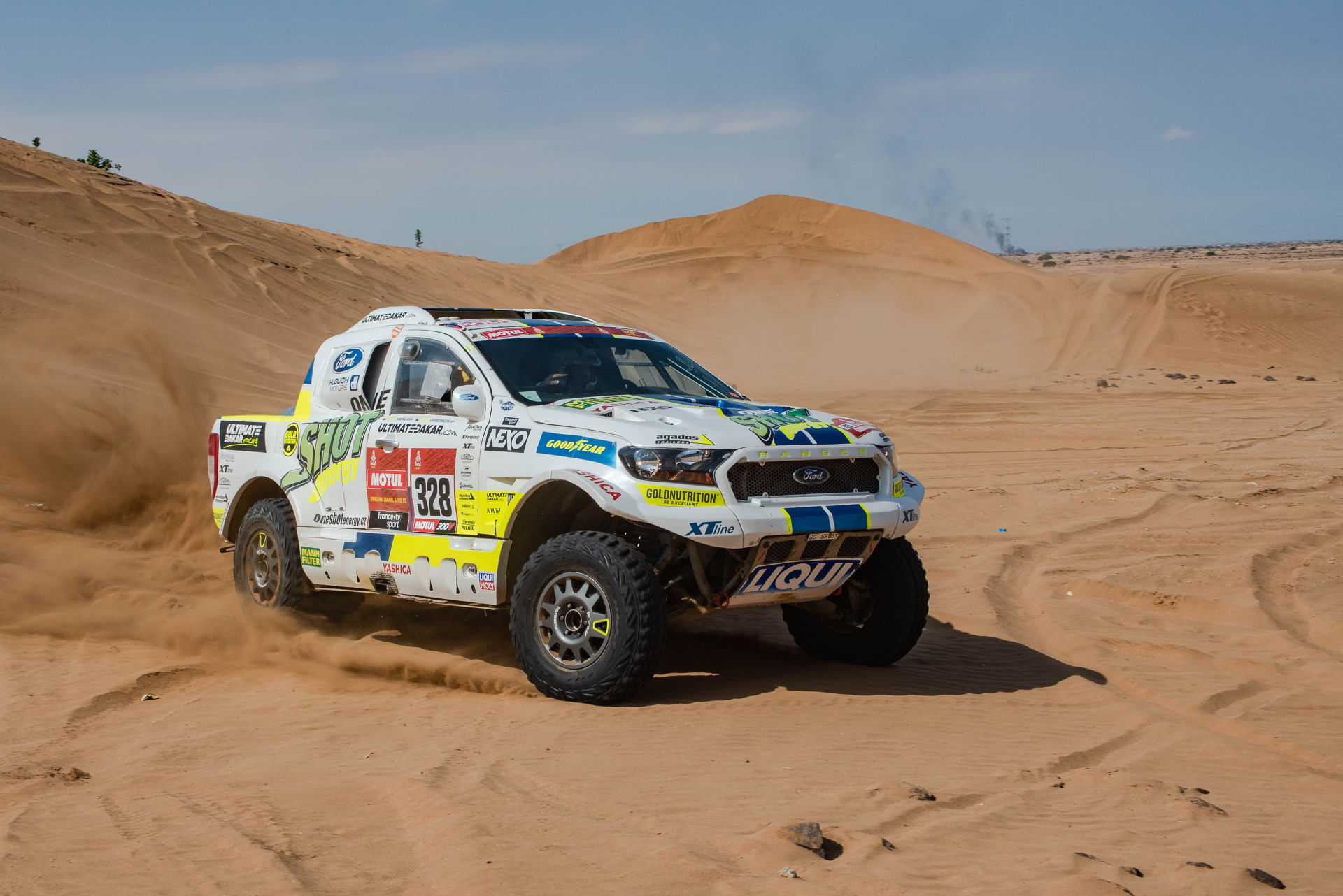 Pátá etapa Rallye Dakar: Ruská ruleta s benzínem přinesla postup do nejlepší pětadvacítky aut Pátá etapa Rallye Dakar: Ruská ruleta s benzínem přinesla postup do nejlepší pětadvacítky aut