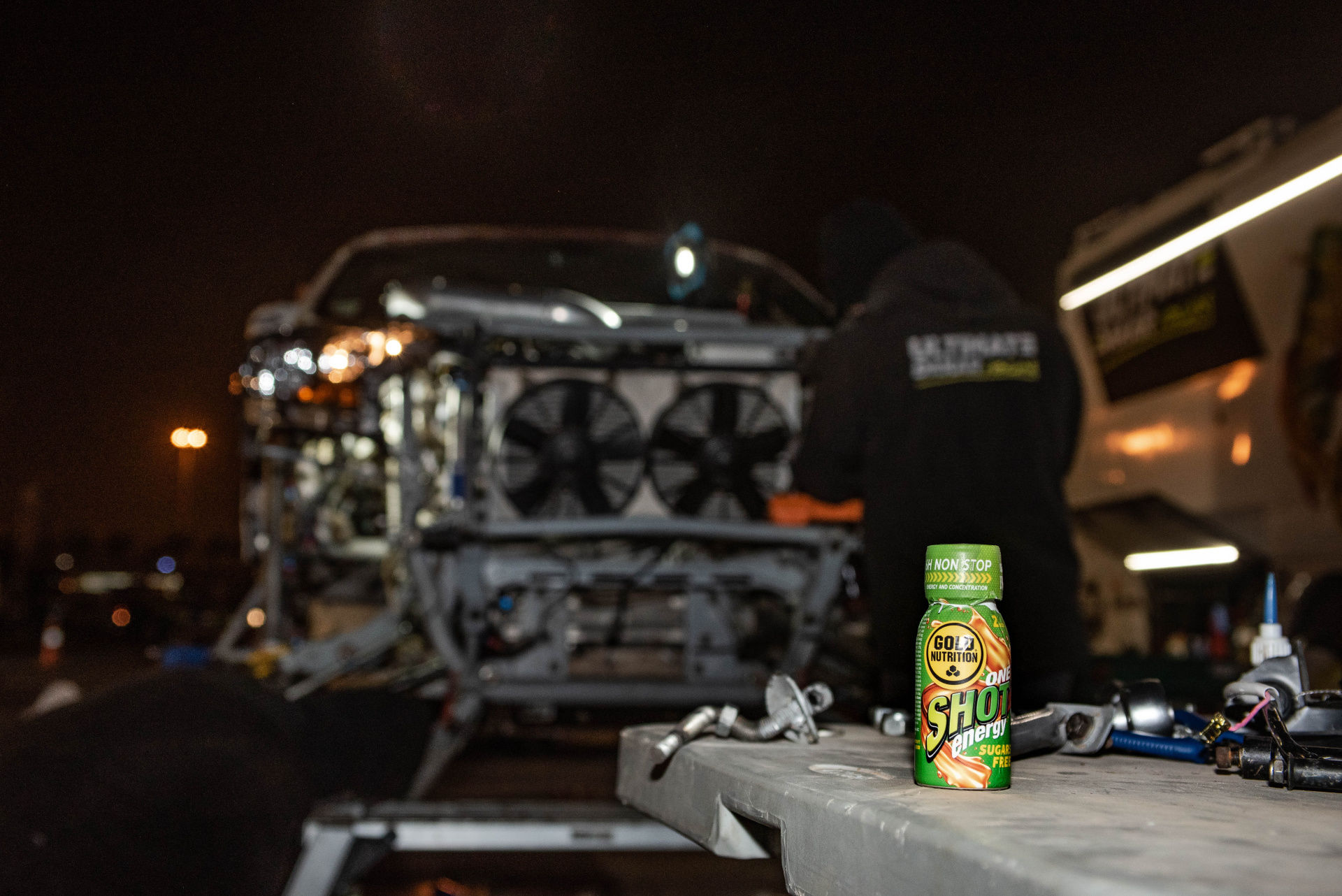 Ford posádky Ouředníček – Křípal převálcoval kamion, čeští závodníci ale chtějí pokračovat dál Ford posádky Ouředníček – Křípal převálcoval kamion, čeští závodníci ale chtějí pokračovat dál