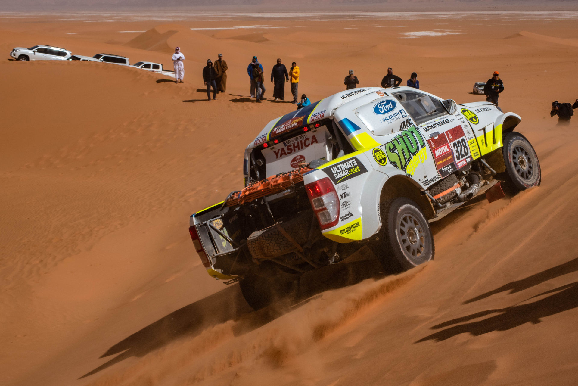 Osmá etapa Rallye Dakar: Motorky nejely, Ouředníček s Křípalem startovali brzy ráno v nezvyklém chladnu Osmá etapa Rallye Dakar: Motorky nejely, Ouředníček s Křípalem startovali brzy ráno v nezvyklém chladnu