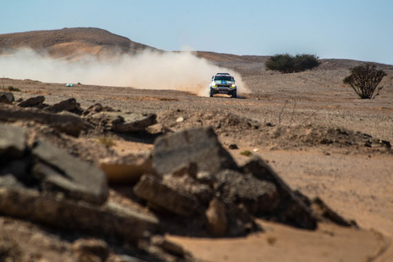 Obrázek galerie Devátá etapa Rallye Dakar: Ouředníček s Křípalem kličkovali mezi kameny a mysleli na maratónskou etapu