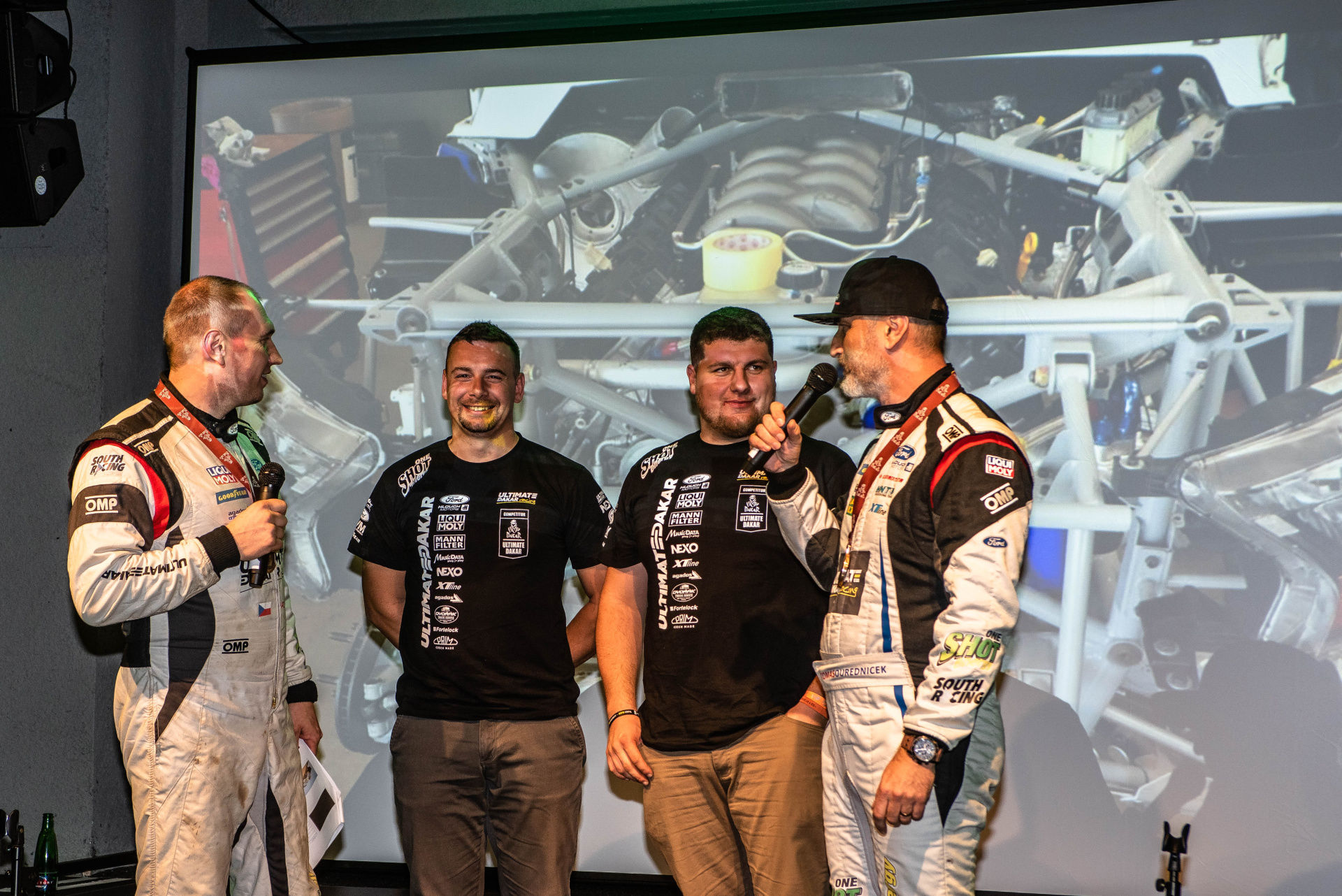 Zaplněný ROXY club plný dakarských emocí