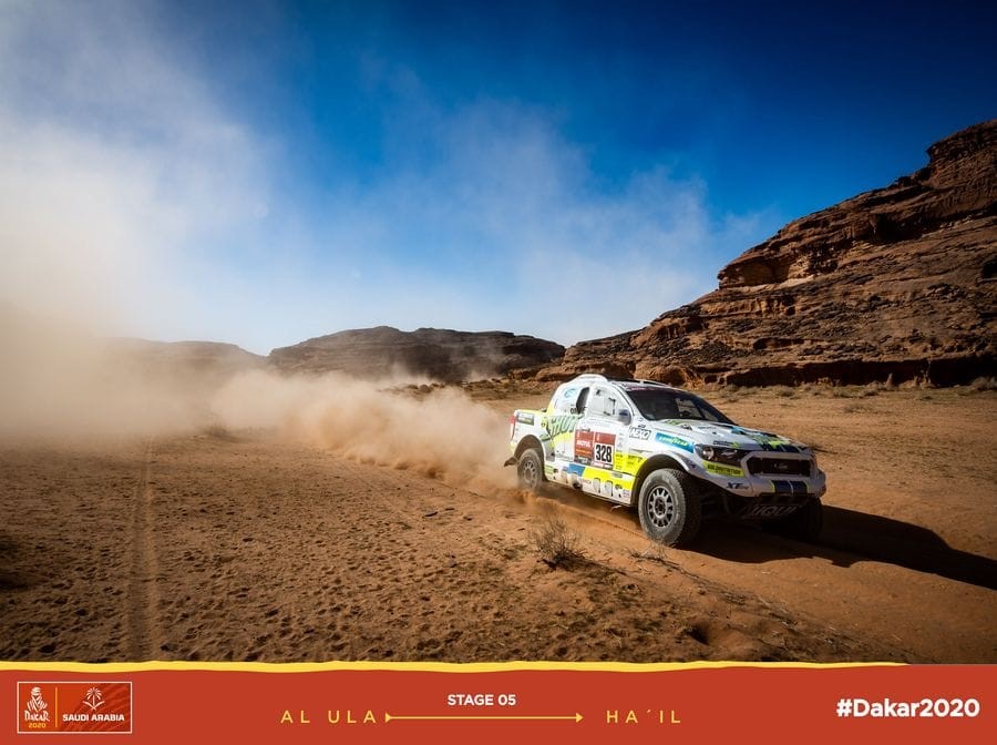 Pátá etapa Rallye Dakar: Ruská ruleta s benzínem přinesla postup do nejlepší pětadvacítky aut Pátá etapa Rallye Dakar: Ruská ruleta s benzínem přinesla postup do nejlepší pětadvacítky aut