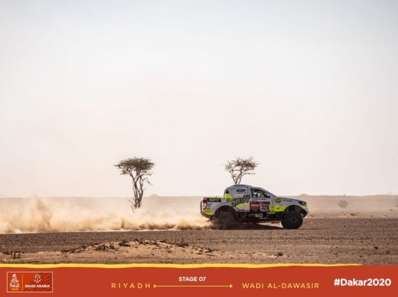 Obrázek galerie Sedmá etapa Rallye Dakar: Ford Ranger povstal z popela a Ouředníček s Křípalem dál sní svůj dakarský sen