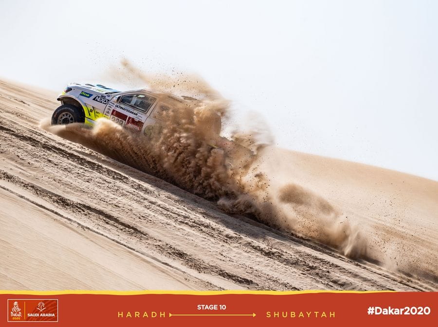 Desátá etapa Rallye Dakar: Zatracený tisícihran a ruční práce s Leathermanem v poušti pokazily výsledek