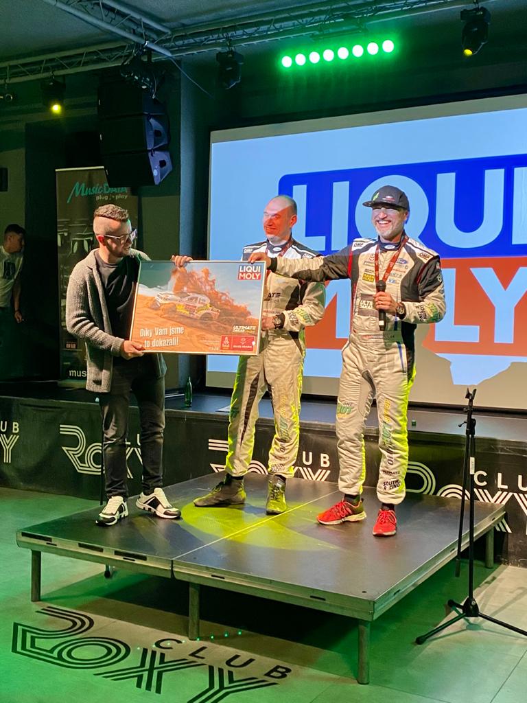 Zaplněný ROXY club plný dakarských emocí