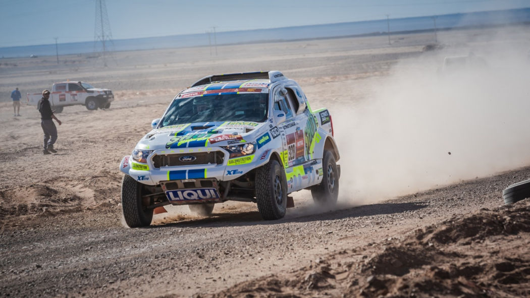 Třetí etapa Rallye Dakar: Posádka Ouředníček – Křípal atakovala nejrychlejší dvacítku aut