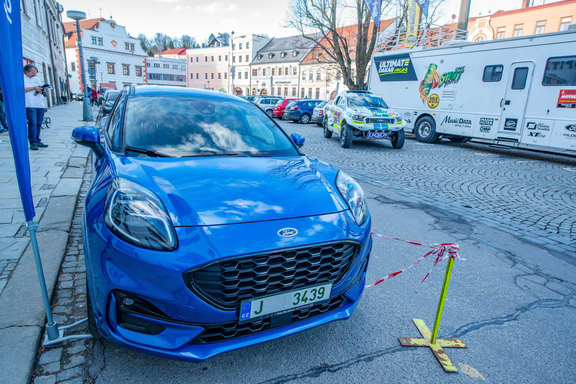 Velké Meziříčí ožilo Dakarem! Proběhla první talk show DAKAR Rychle a zběsile III. Velké Meziříčí ožilo Dakarem! Proběhla první talk show DAKAR Rychle a zběsile III.