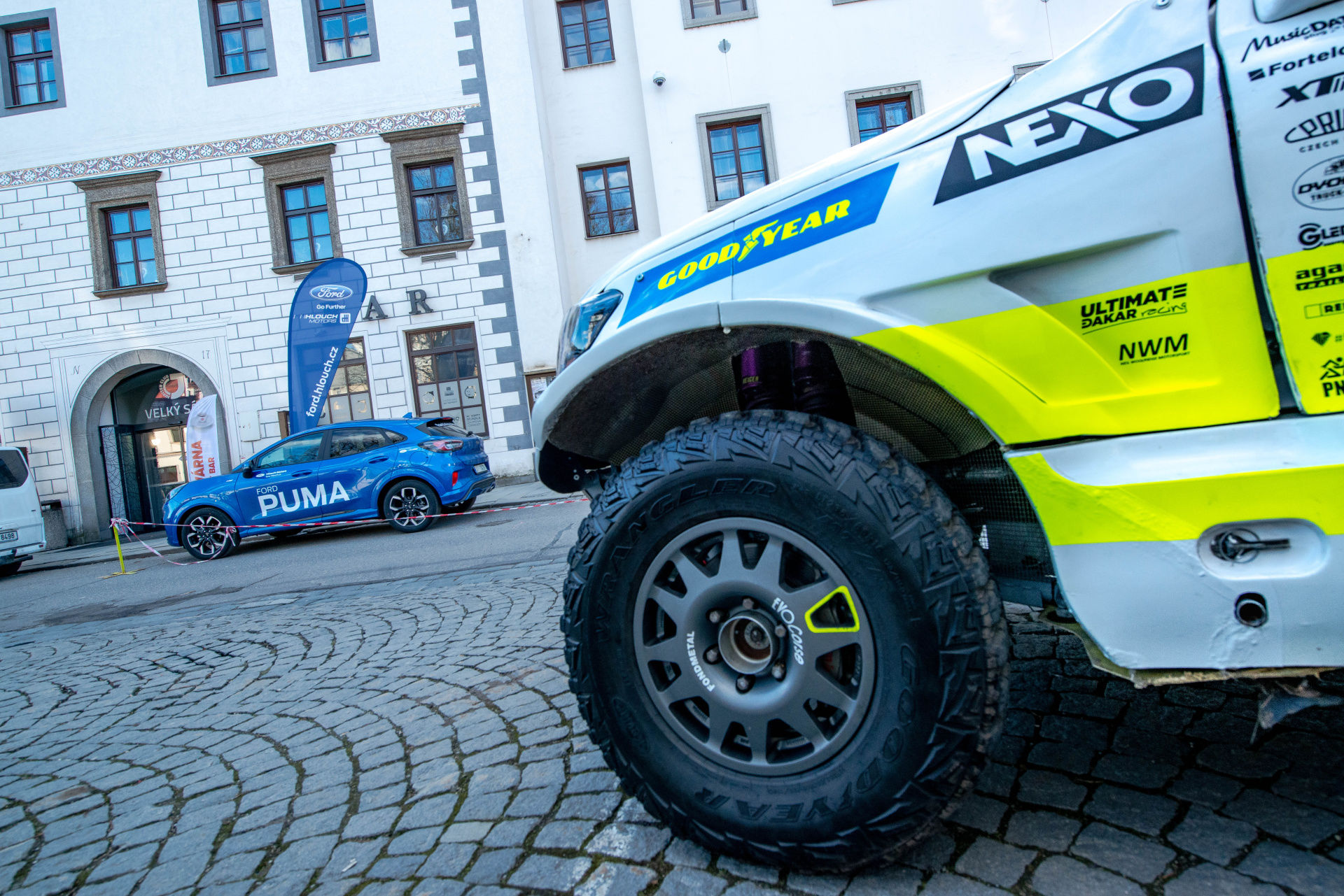 Velké Meziříčí ožilo Dakarem! Proběhla první talk show DAKAR Rychle a zběsile III. Velké Meziříčí ožilo Dakarem! Proběhla první talk show DAKAR Rychle a zběsile III.