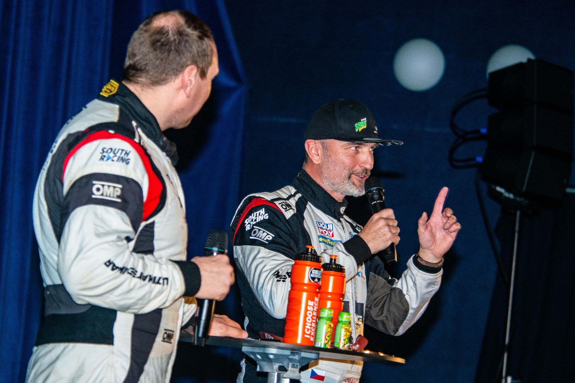 Velké Meziříčí ožilo Dakarem! Proběhla první talk show DAKAR Rychle a zběsile III. Velké Meziříčí ožilo Dakarem! Proběhla první talk show DAKAR Rychle a zběsile III.