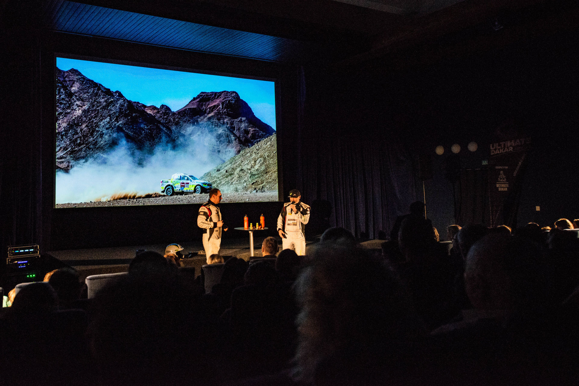 Velké Meziříčí ožilo Dakarem! Proběhla první talk show DAKAR Rychle a zběsile III. Velké Meziříčí ožilo Dakarem! Proběhla první talk show DAKAR Rychle a zběsile III.