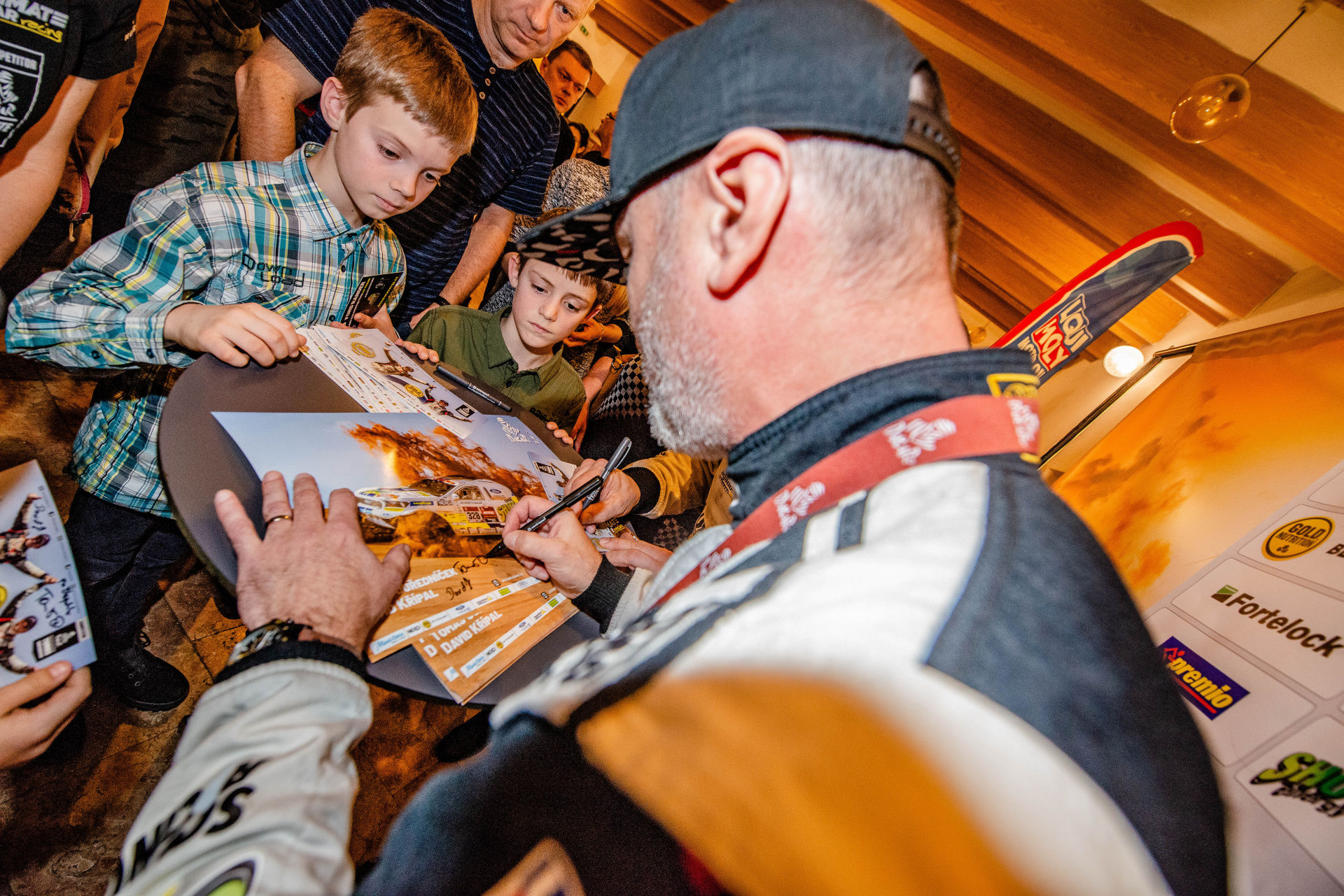 Velké Meziříčí ožilo Dakarem! Proběhla první talk show DAKAR Rychle a zběsile III. Velké Meziříčí ožilo Dakarem! Proběhla první talk show DAKAR Rychle a zběsile III.