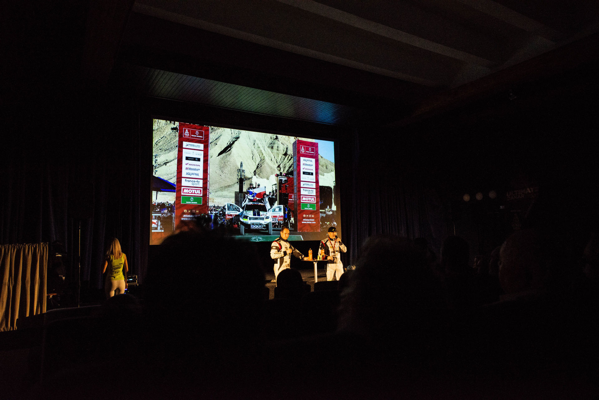 Velké Meziříčí ožilo Dakarem! Proběhla první talk show DAKAR Rychle a zběsile III. Velké Meziříčí ožilo Dakarem! Proběhla první talk show DAKAR Rychle a zběsile III.