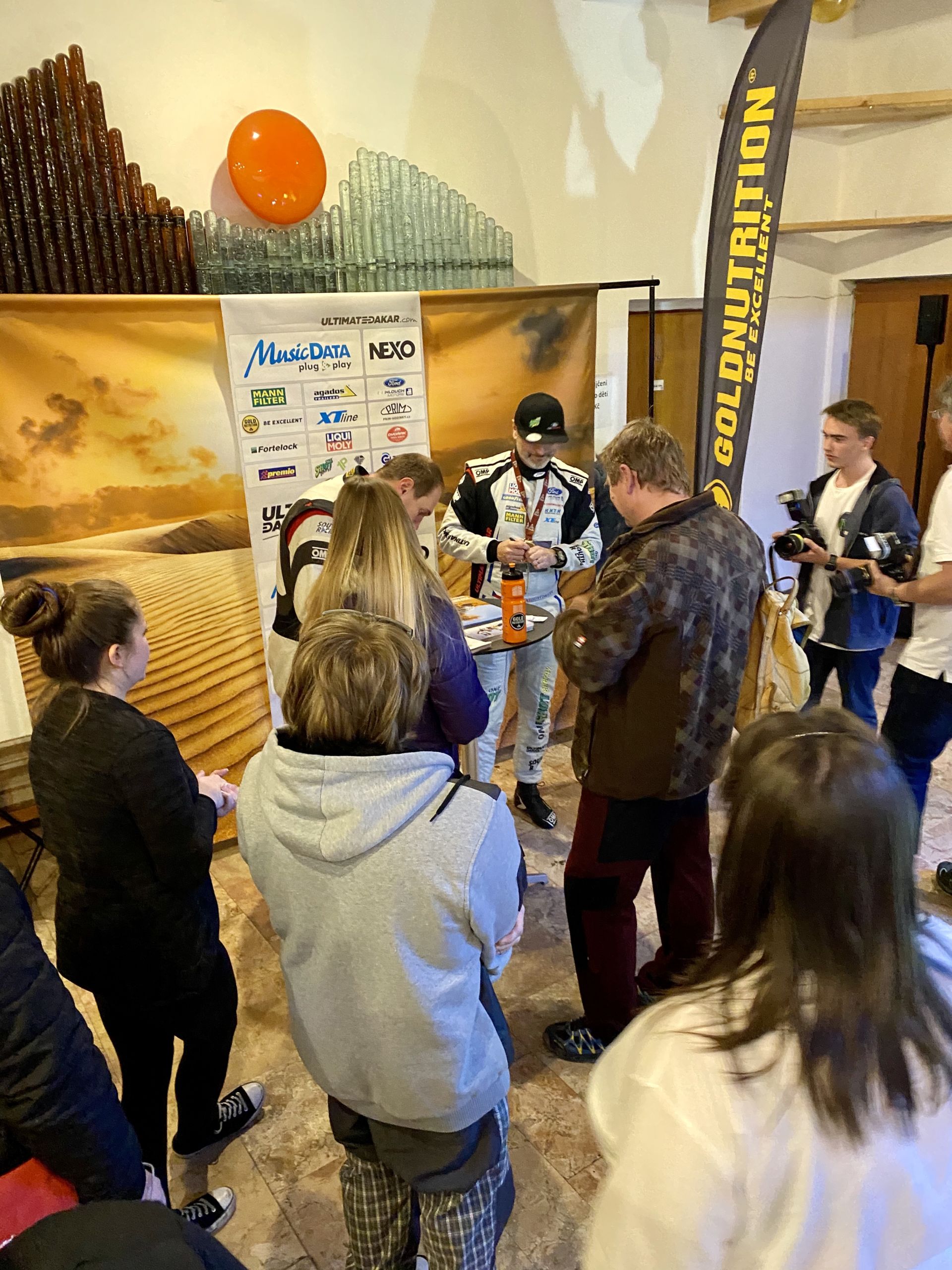 Velké Meziříčí ožilo Dakarem! Proběhla první talk show DAKAR Rychle a zběsile III. Velké Meziříčí ožilo Dakarem! Proběhla první talk show DAKAR Rychle a zběsile III.