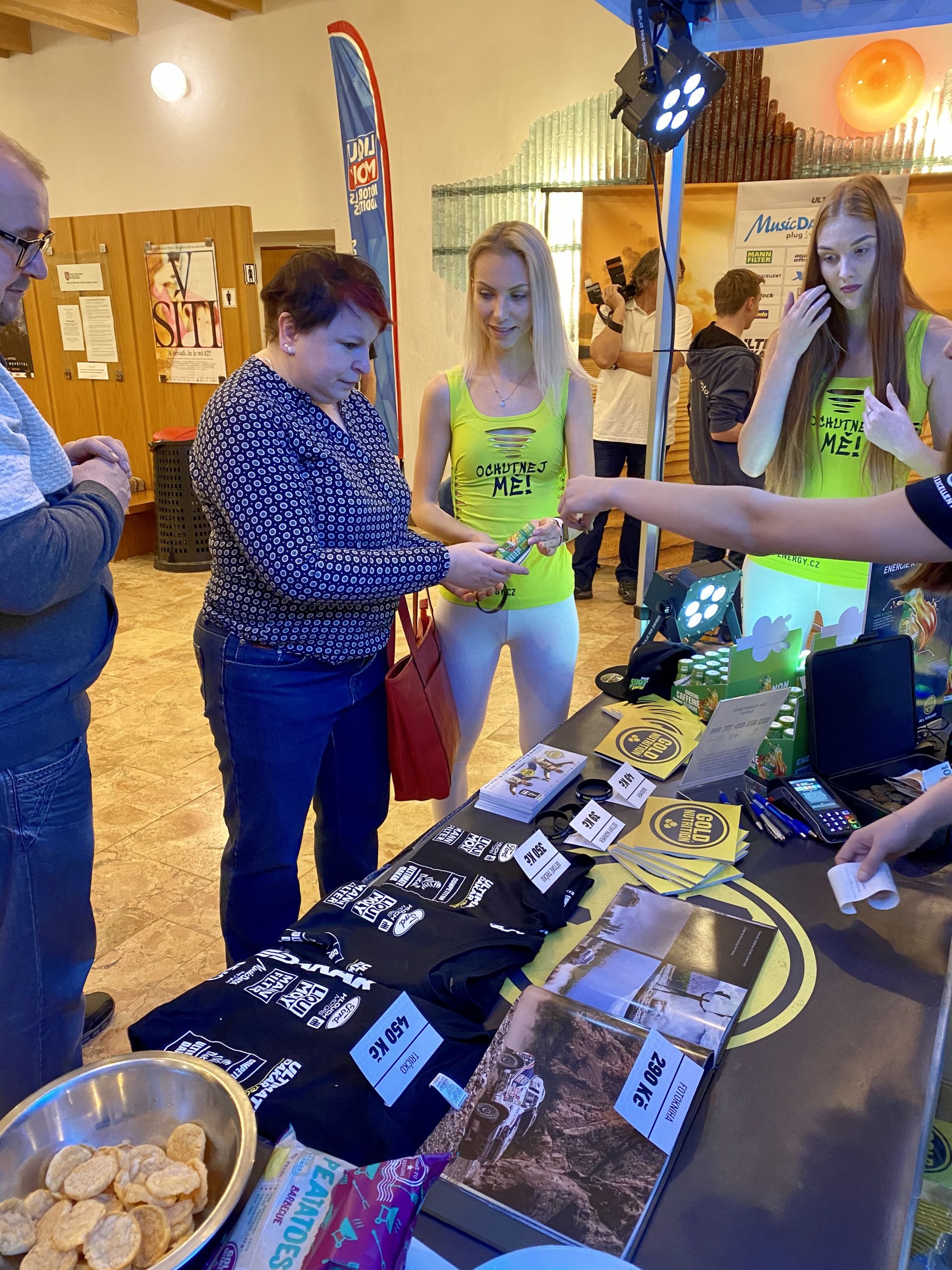 Velké Meziříčí ožilo Dakarem! Proběhla první talk show DAKAR Rychle a zběsile III. Velké Meziříčí ožilo Dakarem! Proběhla první talk show DAKAR Rychle a zběsile III.