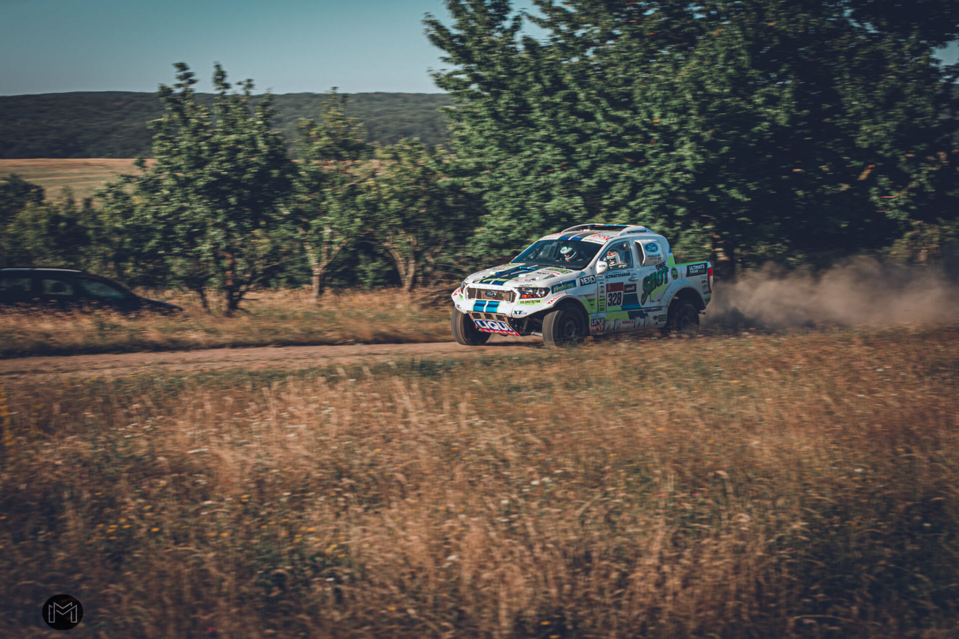 DVA VÍKENDY A DVA POHÁRY