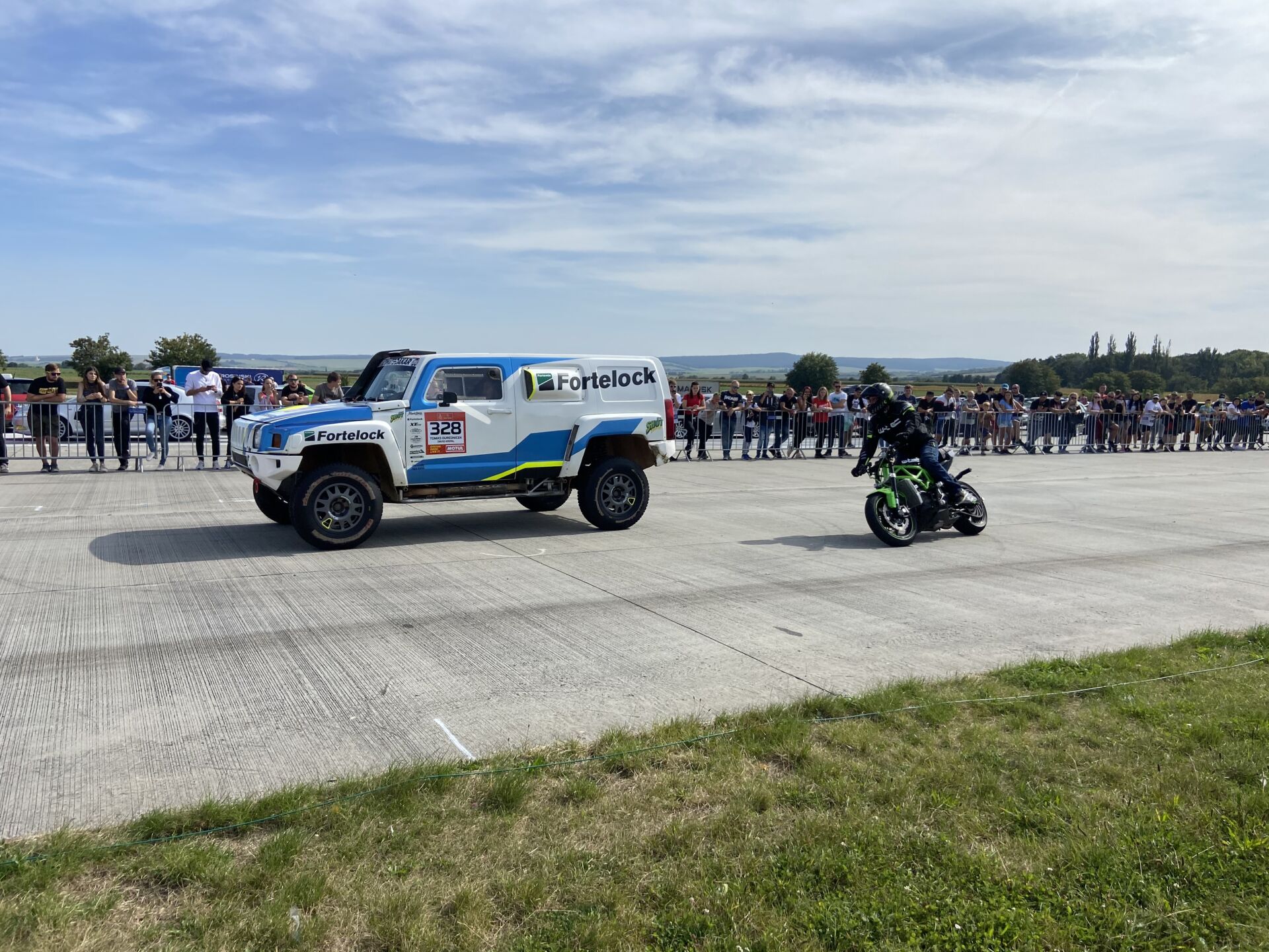 Dakarská show v Žatci a Tuning Motor párty ve Vyškově Dakarská show v Žatci a Tuning Motor párty ve Vyškově