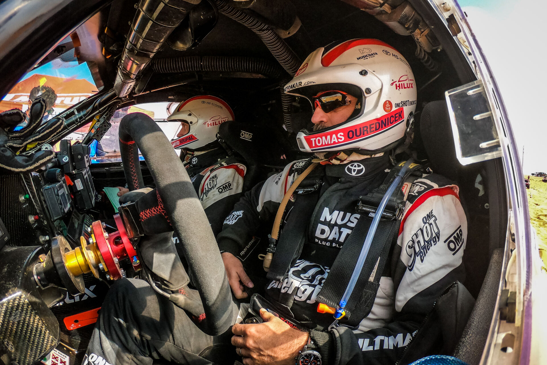 Dakar 2021: Čeští srdcaři nezdolnou bojovností znovu pokořili Dakar Dakar 2021: Čeští srdcaři nezdolnou bojovností znovu pokořili Dakar