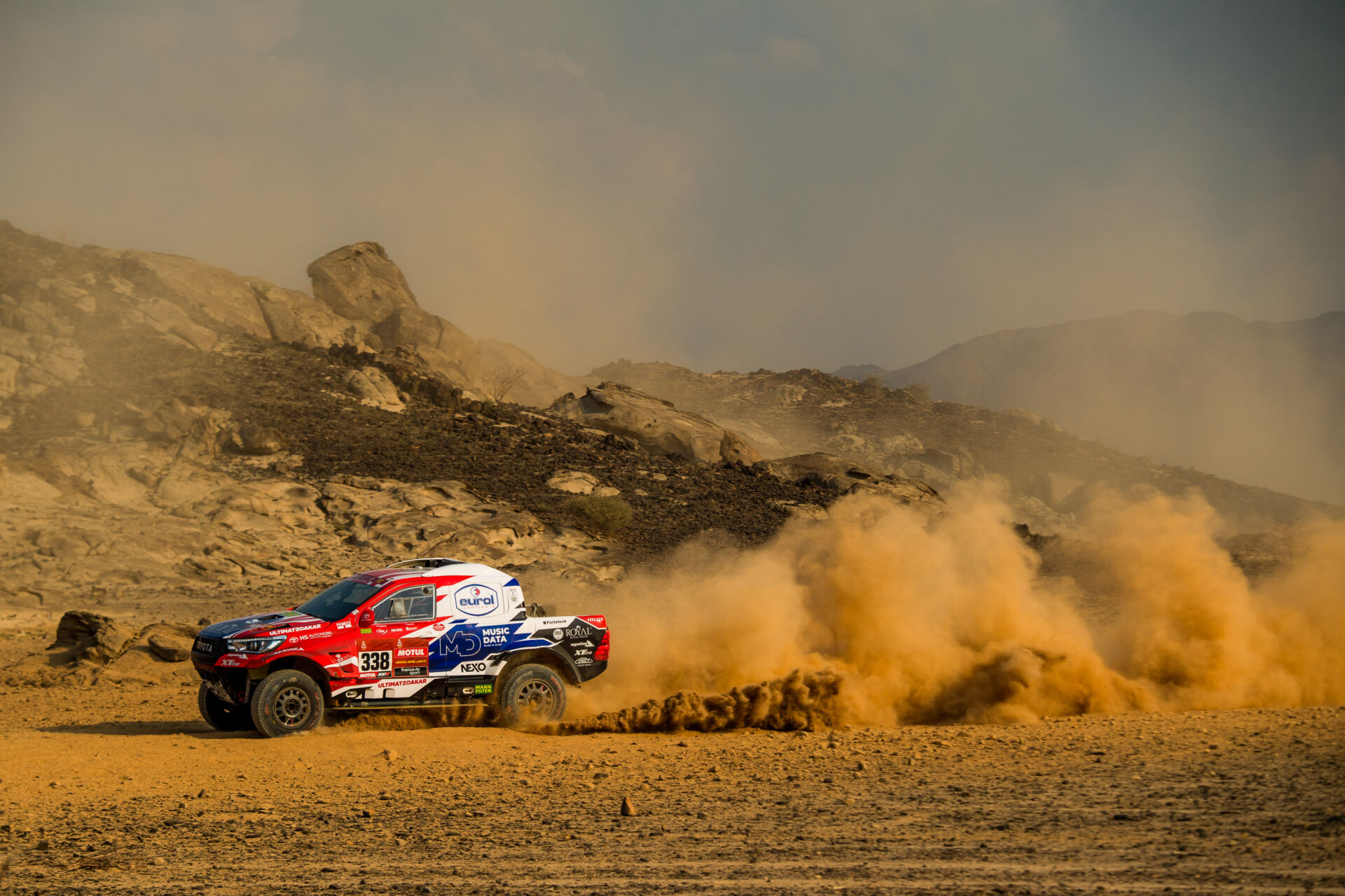 Dakar 2021: Čeští srdcaři nezdolnou bojovností znovu pokořili Dakar Dakar 2021: Čeští srdcaři nezdolnou bojovností znovu pokořili Dakar