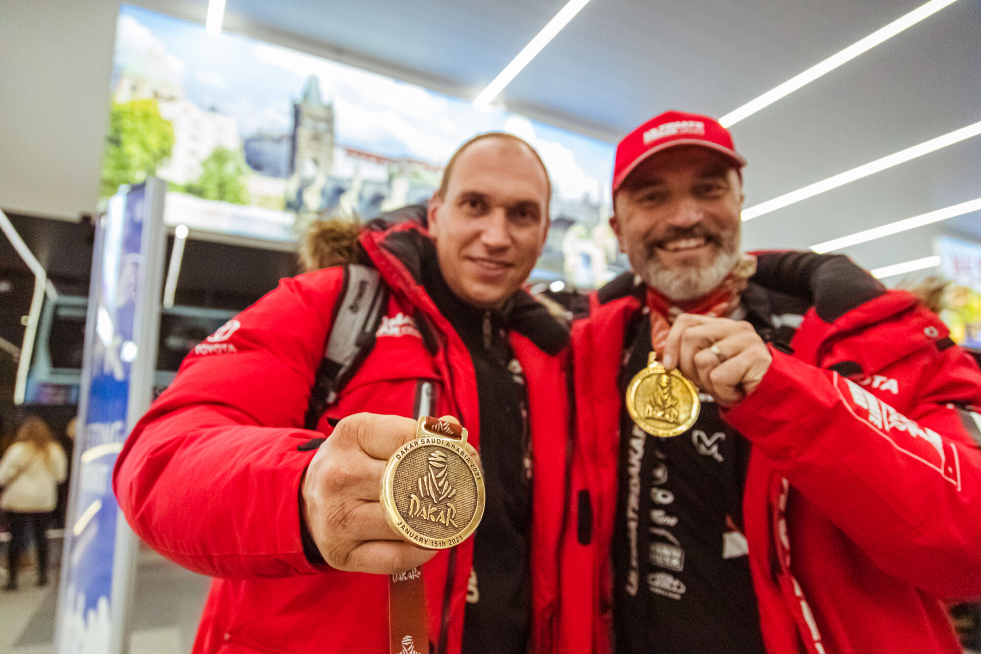 Dakar 2021: Čeští srdcaři nezdolnou bojovností znovu pokořili Dakar Dakar 2021: Čeští srdcaři nezdolnou bojovností znovu pokořili Dakar