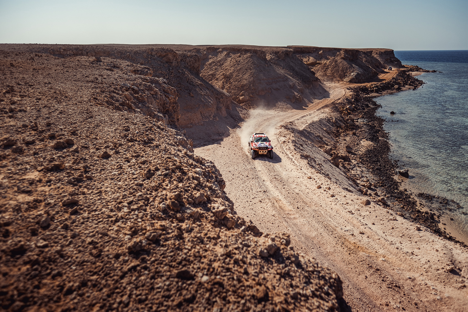 Dakar 2021: Čeští srdcaři nezdolnou bojovností znovu pokořili Dakar Dakar 2021: Čeští srdcaři nezdolnou bojovností znovu pokořili Dakar