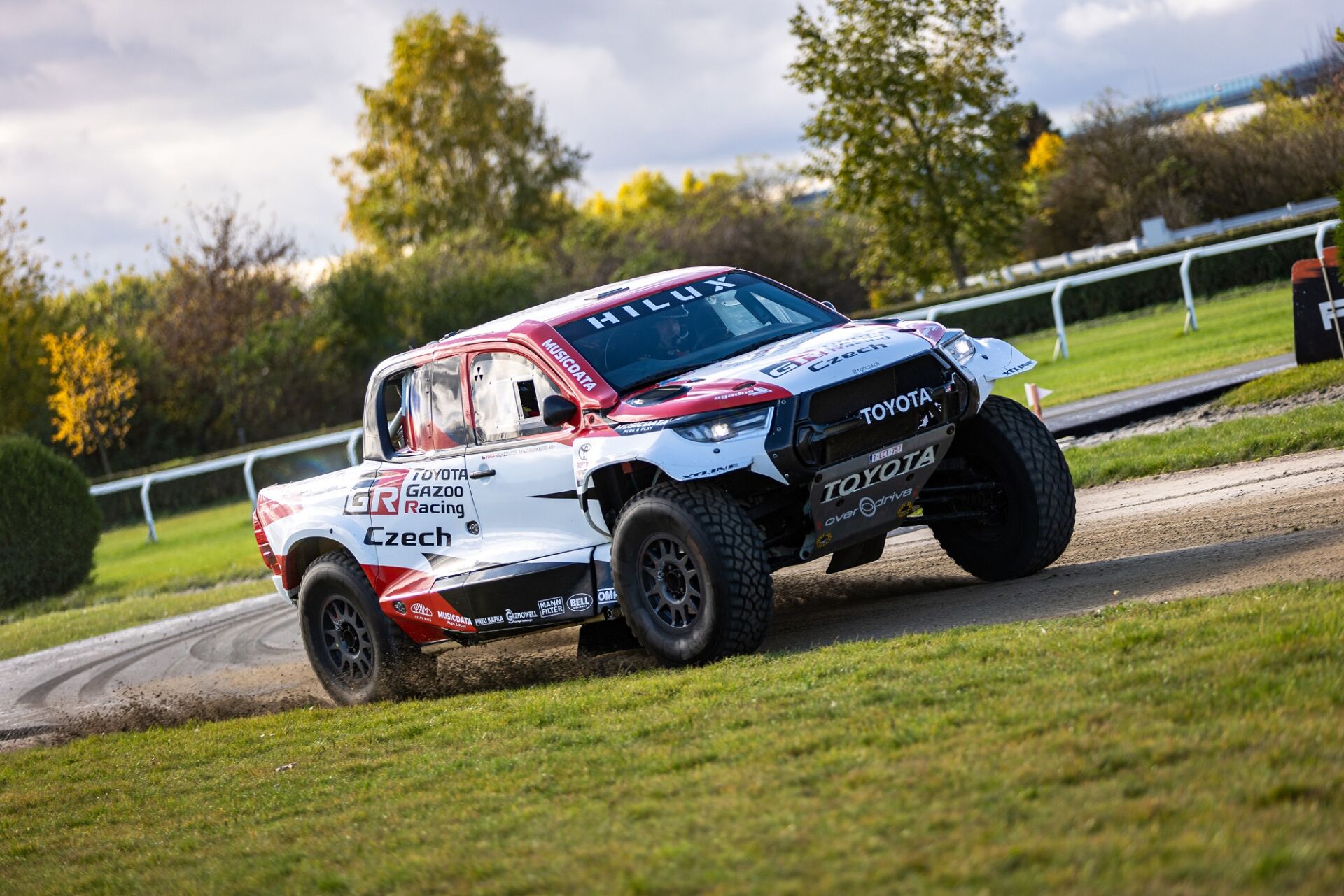 Tým TGR Czech si užil exhibici při WRC a oslavil mistrovský titul Toyoty na Prague Car Festival Tým TGR Czech si užil exhibici při WRC a oslavil mistrovský titul Toyoty na Prague Car Festival