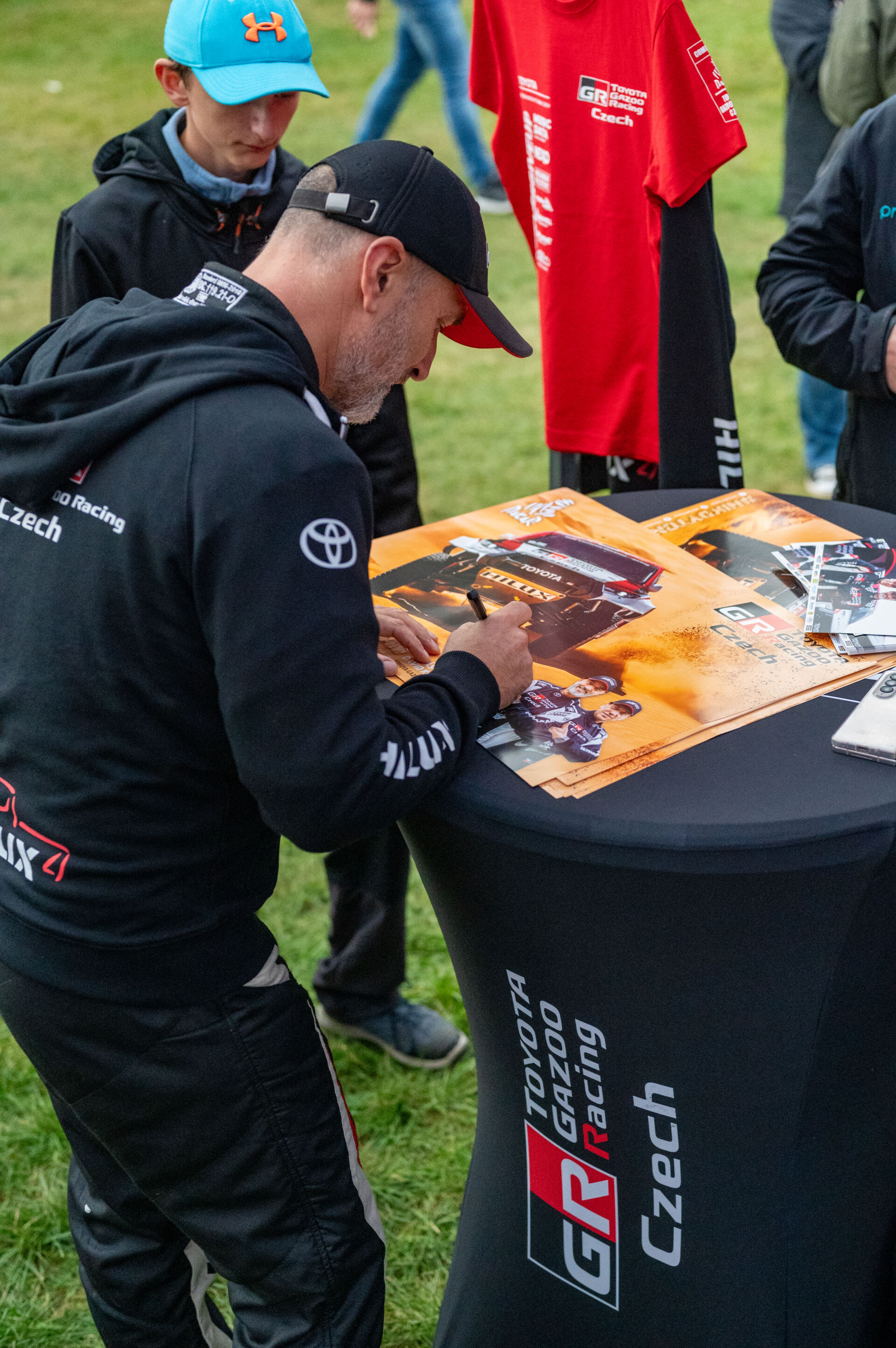 Tým TGR Czech si užil exhibici při WRC a oslavil mistrovský titul Toyoty na Prague Car Festival Tým TGR Czech si užil exhibici při WRC a oslavil mistrovský titul Toyoty na Prague Car Festival