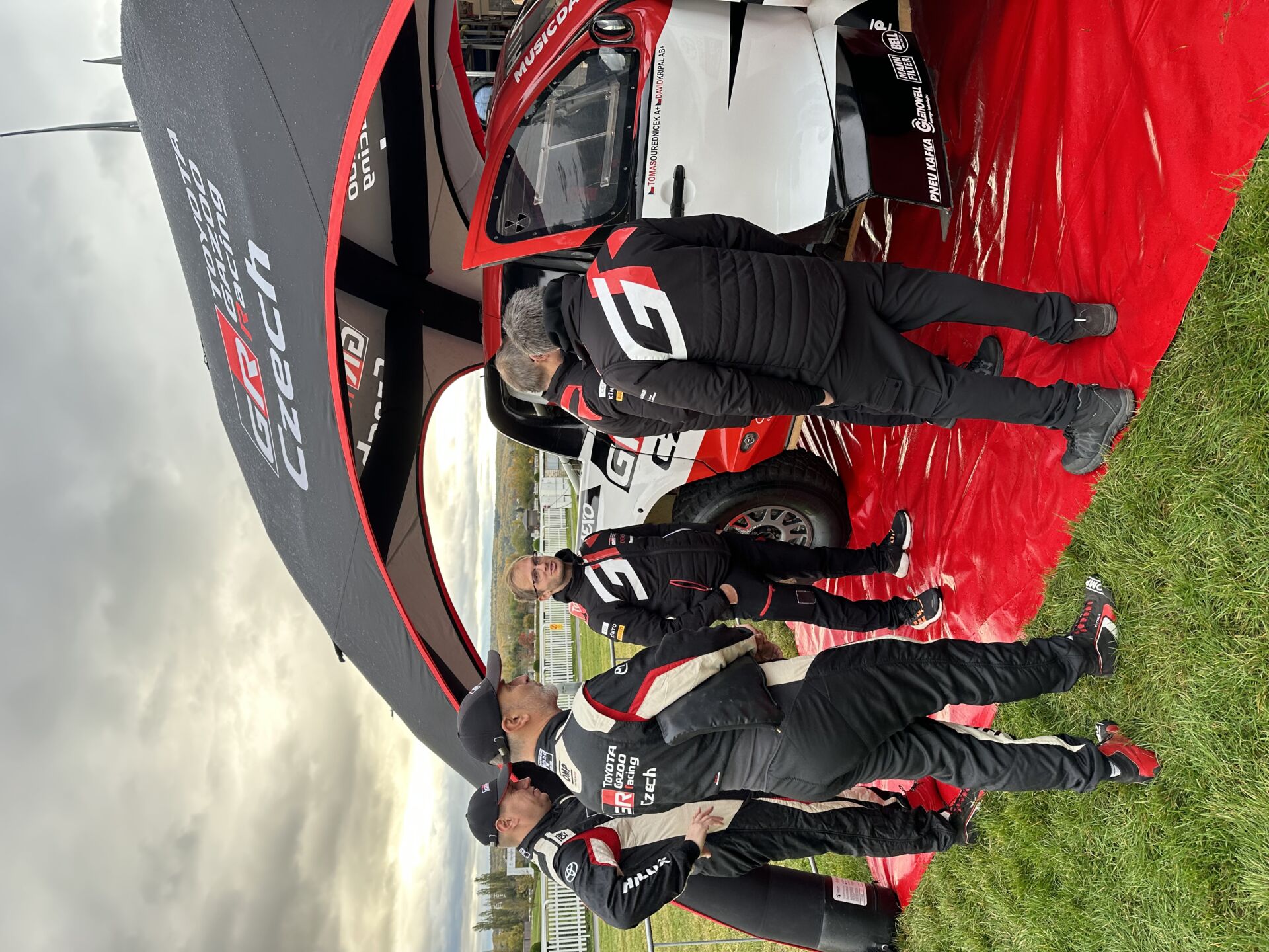 Tým TGR Czech si užil exhibici při WRC a oslavil mistrovský titul Toyoty na Prague Car Festival Tým TGR Czech si užil exhibici při WRC a oslavil mistrovský titul Toyoty na Prague Car Festival