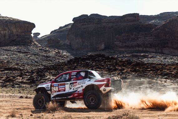 Obrázek galerie DAKAR 2024: DOBRÝ START A DĚSIVÝ MOMENT PRO TOYOTA GAZOO RACING CZECH V PROLOGU