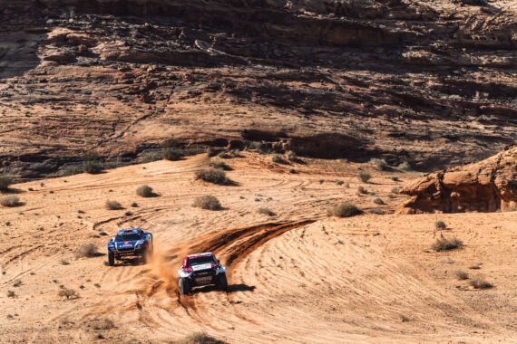 Obrázek galerie DAKAR 2024: DOBRÝ START A DĚSIVÝ MOMENT PRO TOYOTA GAZOO RACING CZECH V PROLOGU