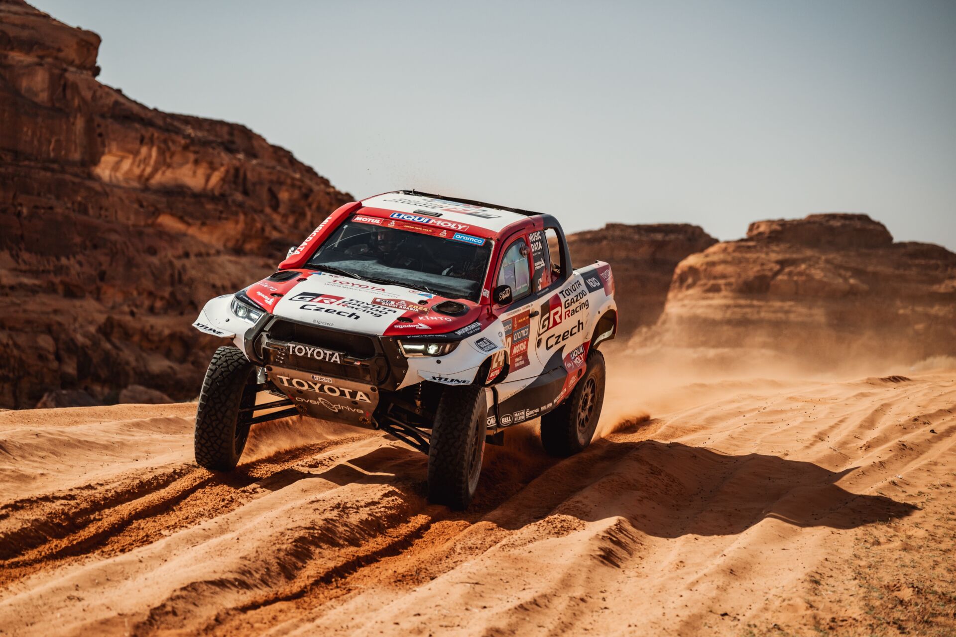 1. etapa Rally Dakar 2024 jako ’mistrovství v předjíždění’ pro Ouředníčka a Křípala 1. etapa Rally Dakar 2024 jako ’mistrovství v předjíždění’ pro Ouředníčka a Křípala