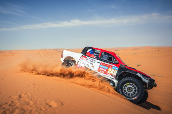 Obrázek galerie Dakar 2024: Pozitivní den pro českou posádku Toyota Gazoo Racing Czech