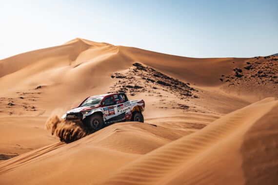 Obrázek galerie Francouzská posádka narazila do české Toyoty