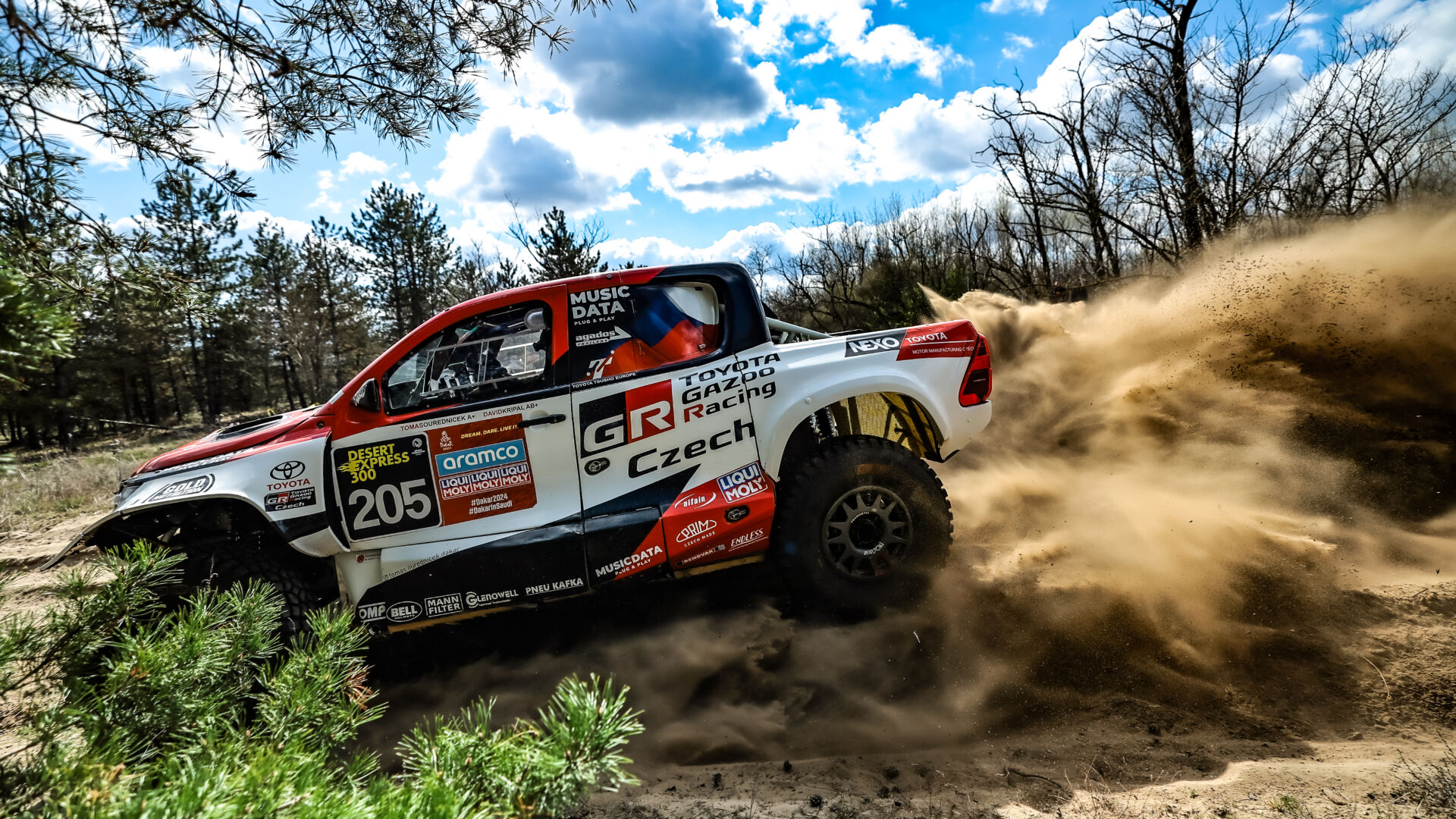 Z Dakaru rovnou do maďarské pouště pro stříbro