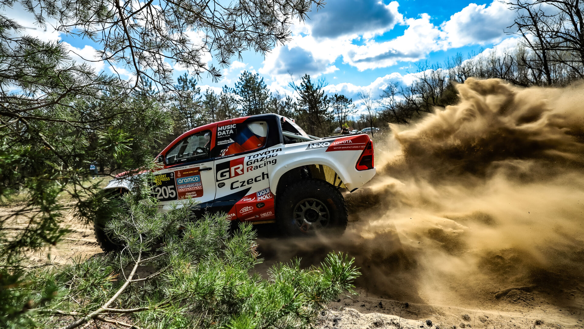 Z Dakaru rovnou do maďarské pouště pro stříbro