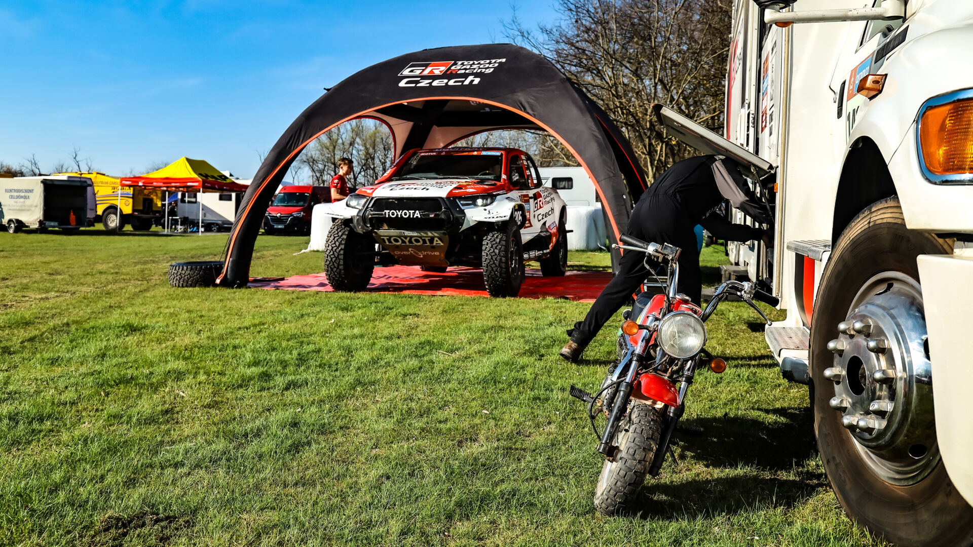 Z Dakaru rovnou do maďarské pouště pro stříbro