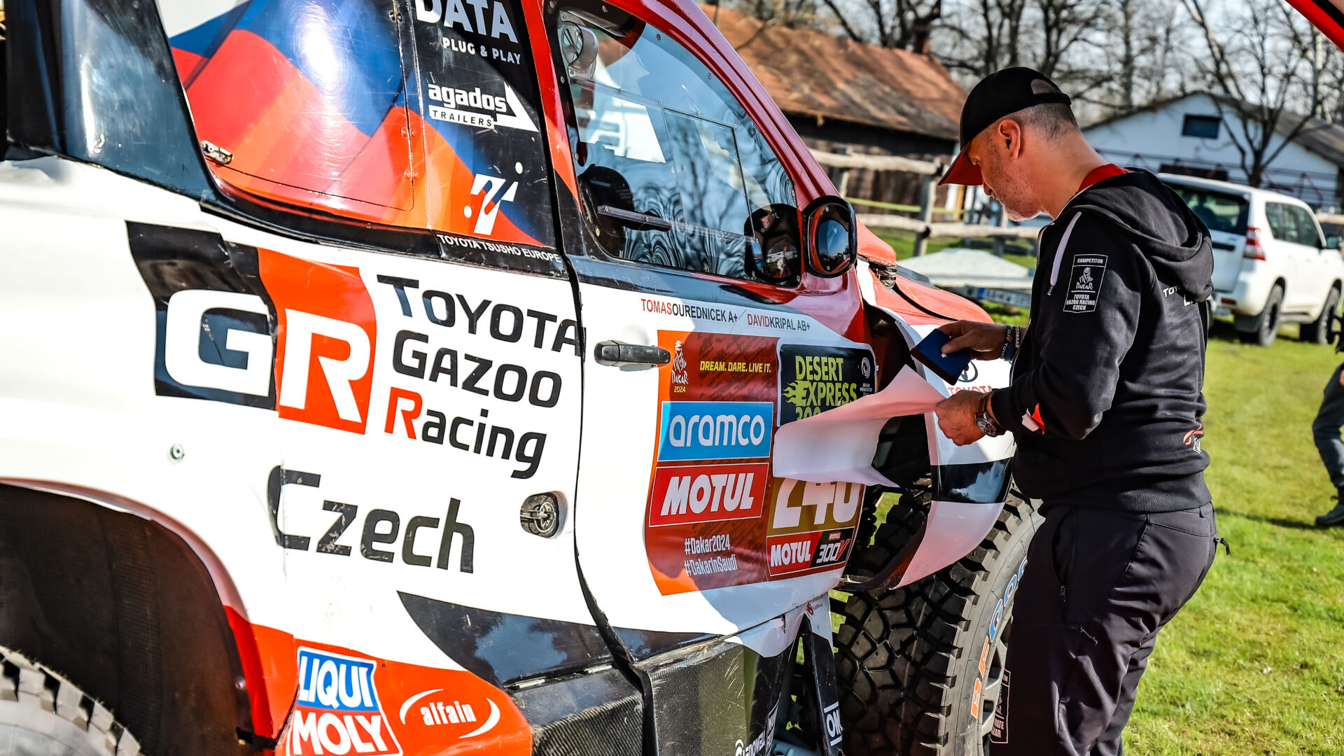 Z Dakaru rovnou do maďarské pouště pro stříbro