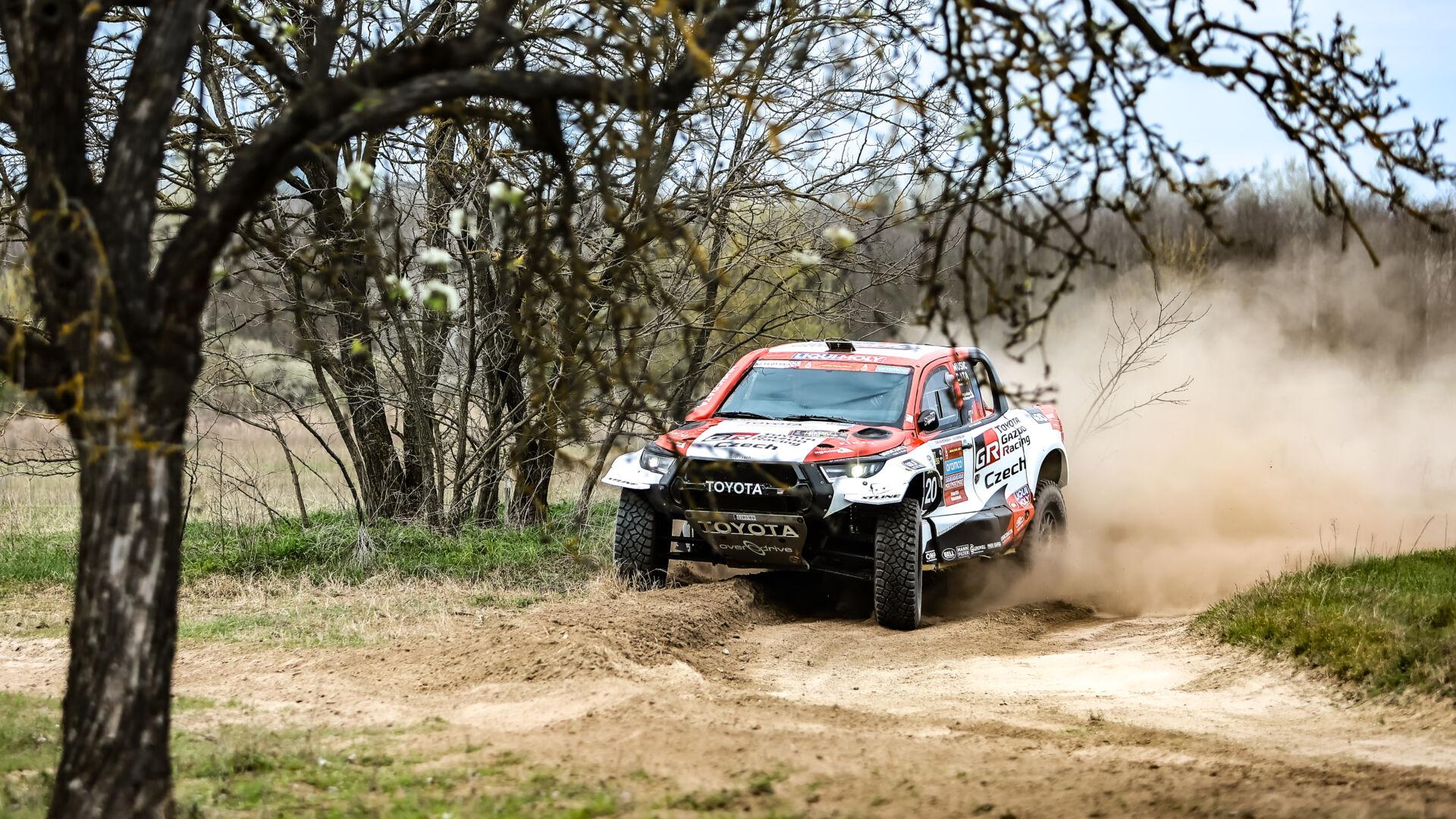 Z Dakaru rovnou do maďarské pouště pro stříbro