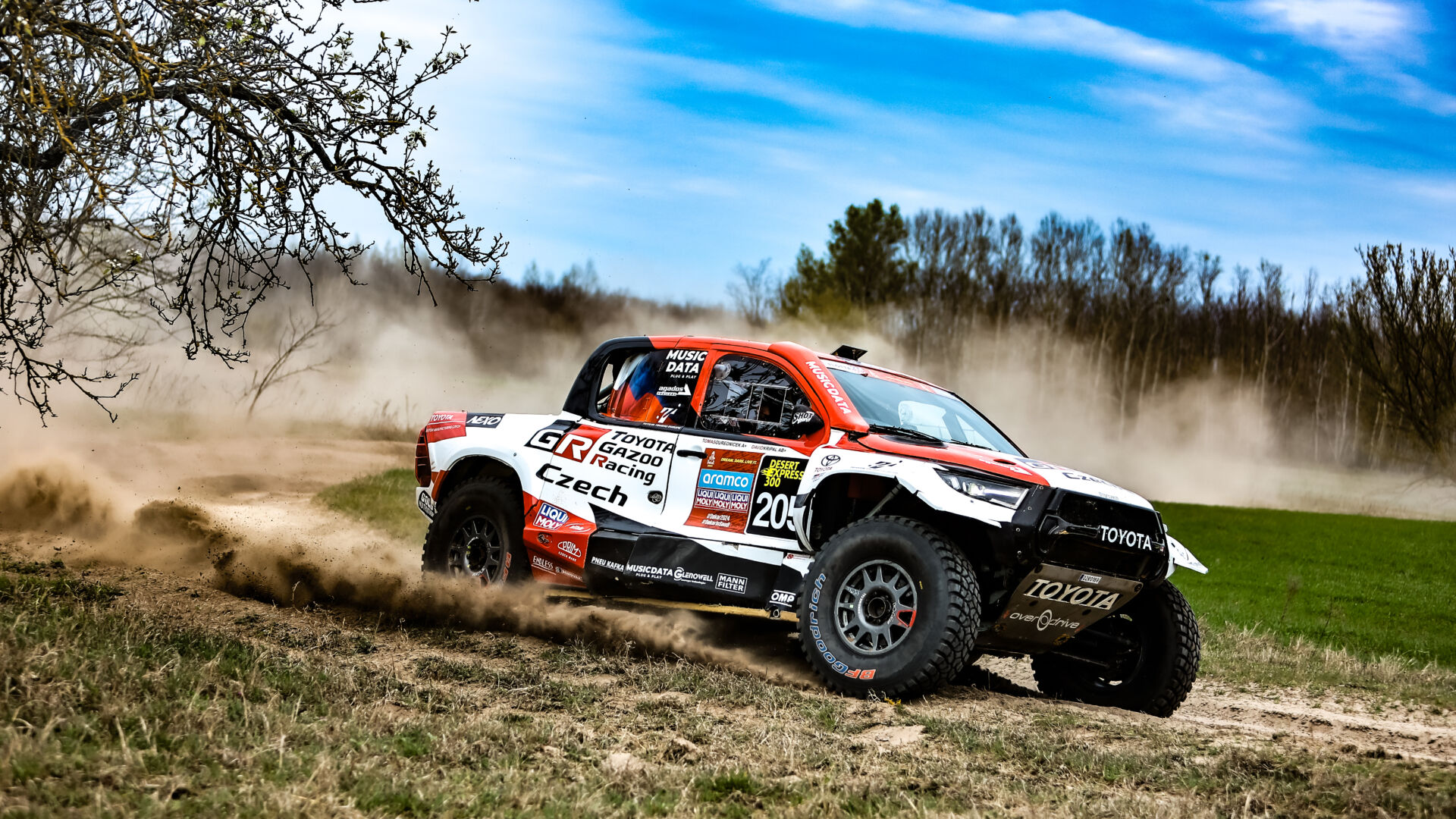 Z Dakaru rovnou do maďarské pouště pro stříbro