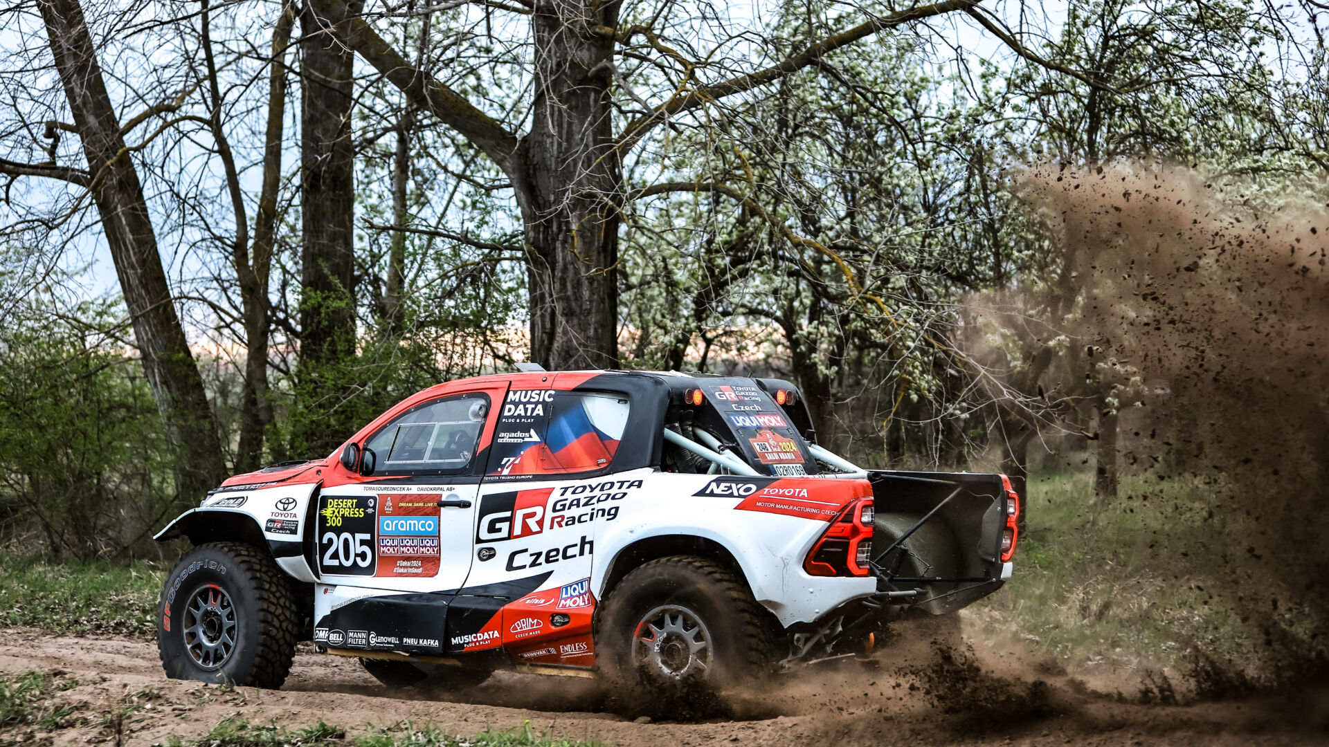 Z Dakaru rovnou do maďarské pouště pro stříbro