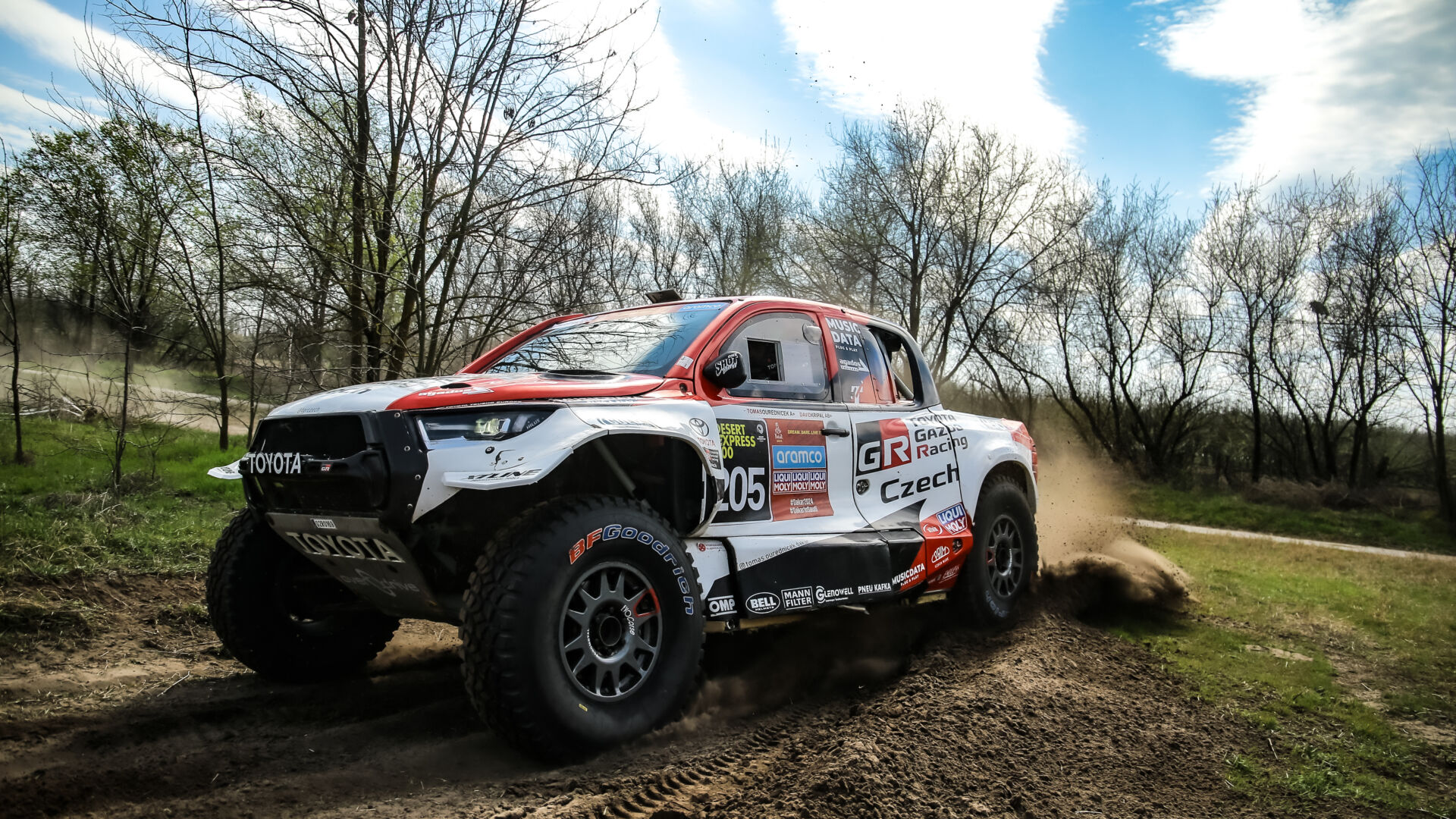 Z Dakaru rovnou do maďarské pouště pro stříbro