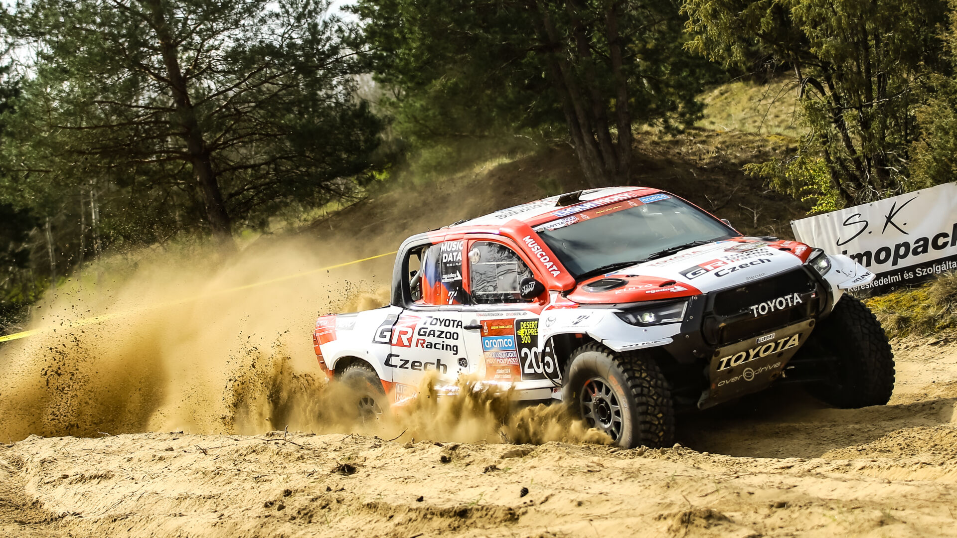 Z Dakaru rovnou do maďarské pouště pro stříbro