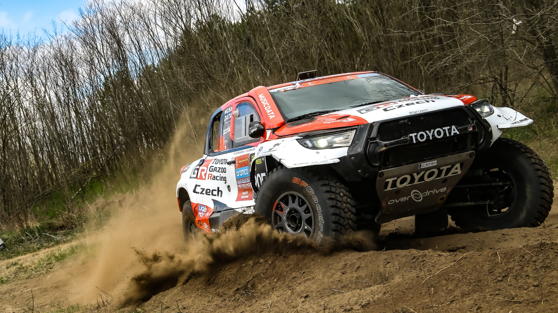 Z Dakaru rovnou do maďarské pouště pro stříbro