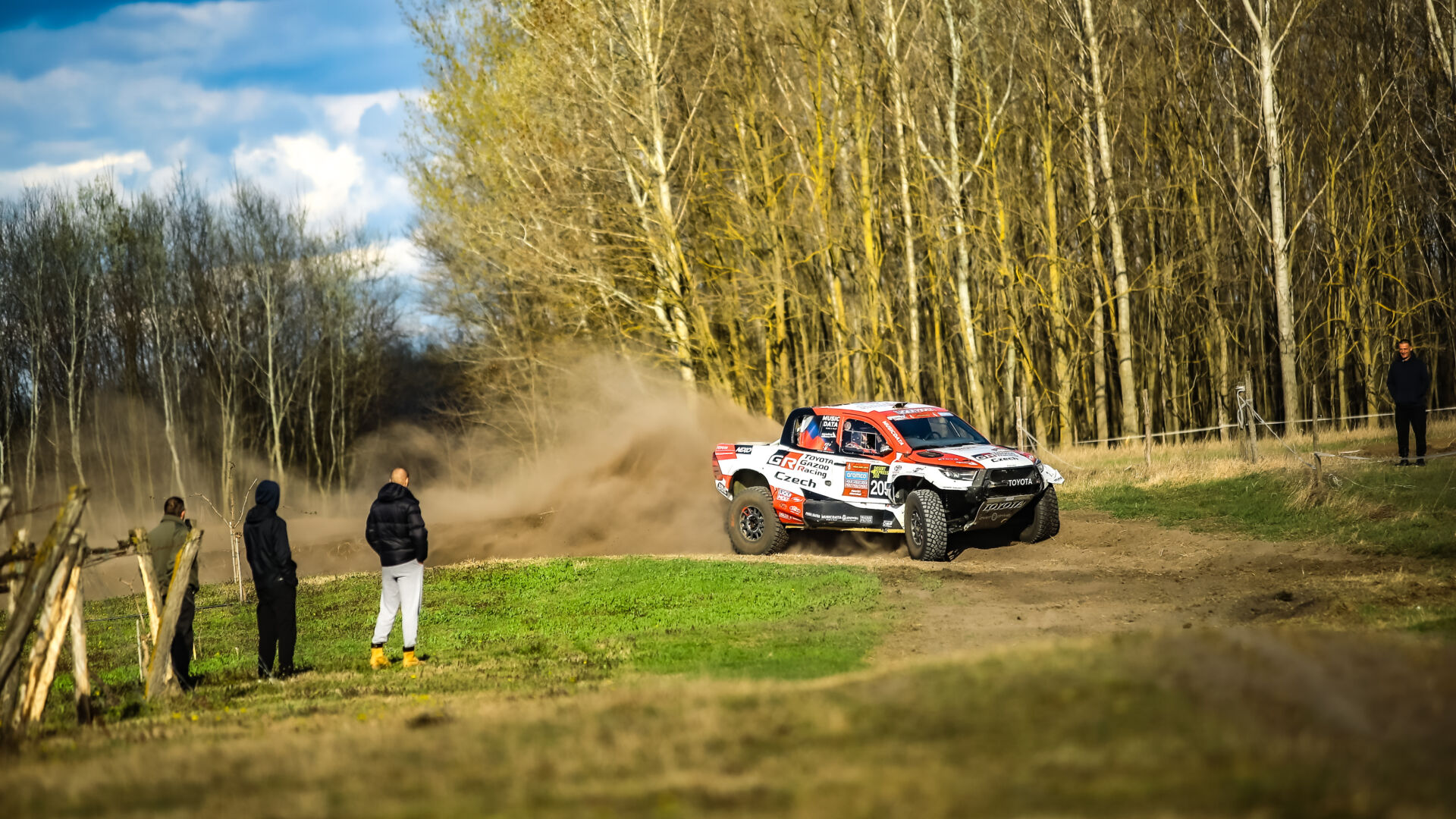 Z Dakaru rovnou do maďarské pouště pro stříbro