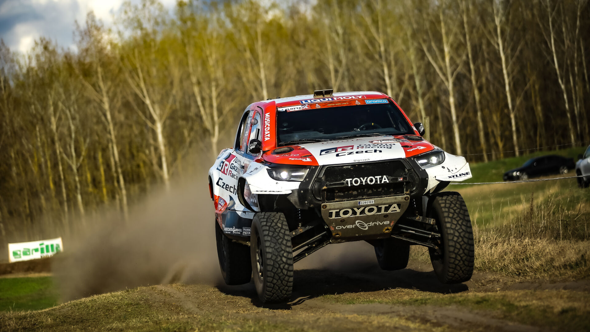 Z Dakaru rovnou do maďarské pouště pro stříbro