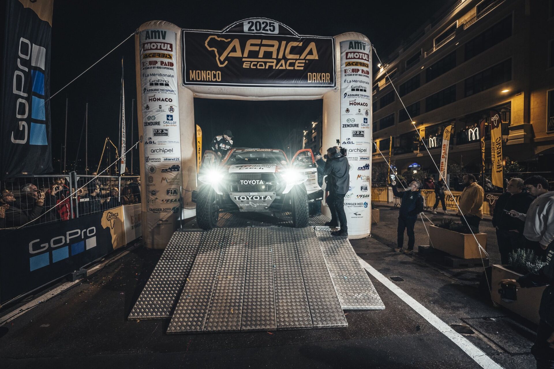 Africa Eco Race 2025: Slavnostní start v Monaku Africa Eco Race 2025: Slavnostní start v Monaku