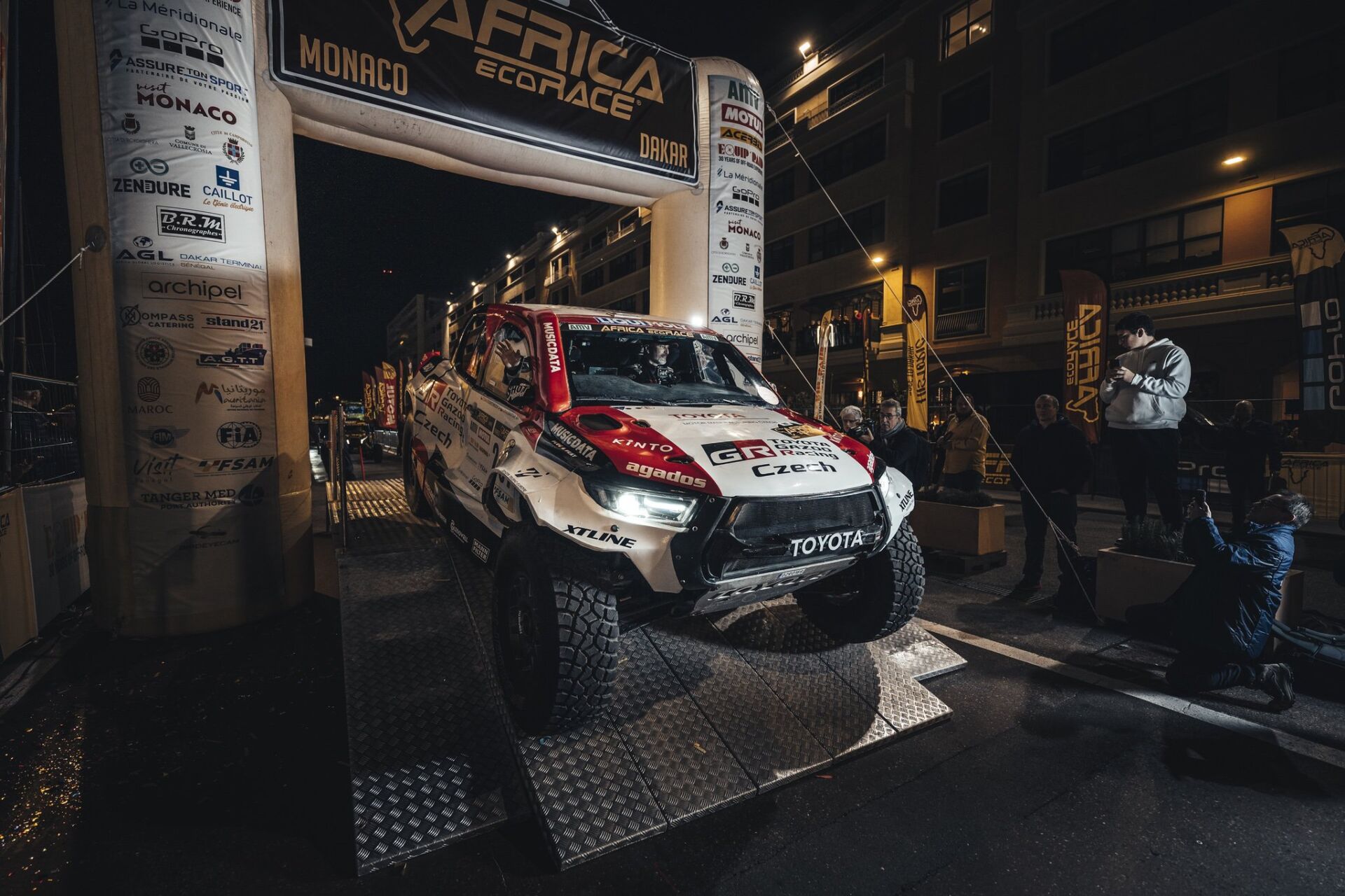 Africa Eco Race 2025: Slavnostní start v Monaku Africa Eco Race 2025: Slavnostní start v Monaku